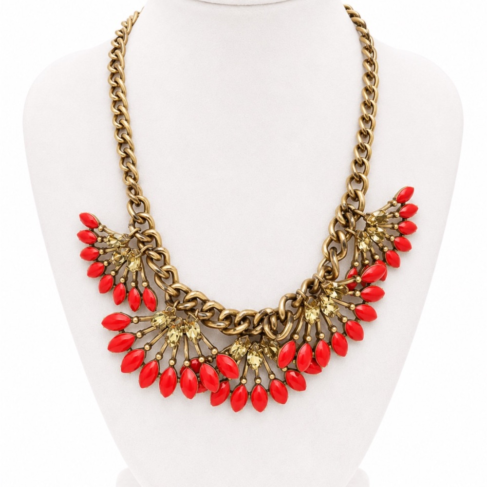 STELLA & DOT Coral Cay Statement Necklace
